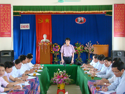 Đồng chí Lương Ngọc Bính, Uỷ viên Trung ương Đảng, Bí thư Tỉnh ủy, Chủ tịch HĐND tỉnh, phát biểu tại buổi làm việc.