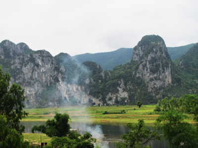 Dãy lèn Minh Cầm gắn với truyền thuyết Tiên sa.