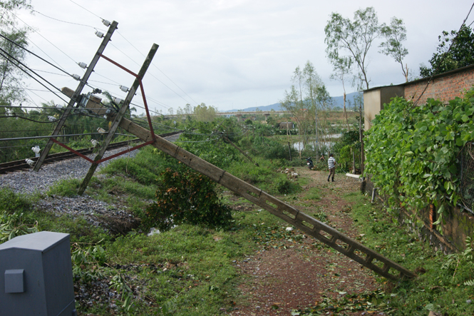 Hệ thống tín hiệu đường sắt hư hỏng nặng.