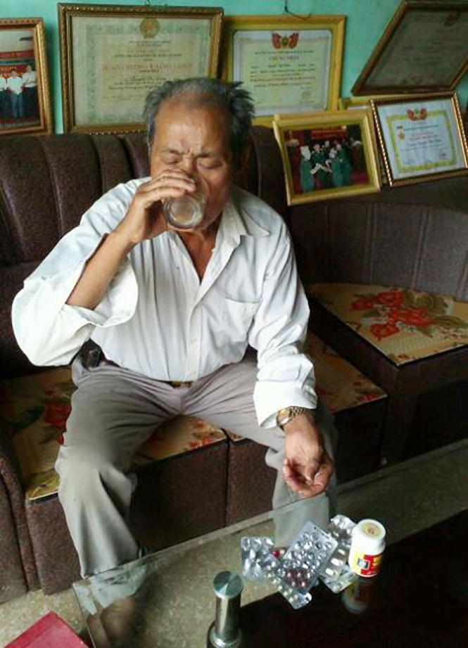 Anh hùng Nguyễn Văn Triêm đang chống chọi với bệnh tật-di chứng của chiến tranh