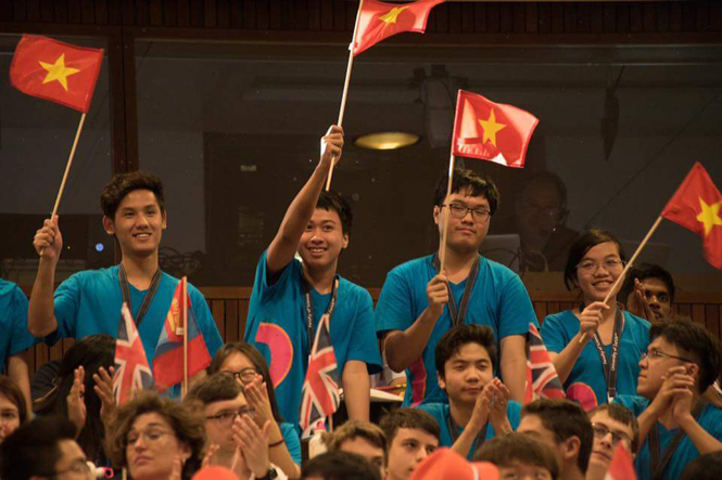 Đội tuyển Olympic Vật lý quốc tế 2016 của Việt Nam tại Thụy Sỹ.