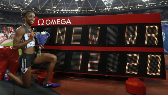  Keni Harrison và kỉ lục thế giới mới ở cự li 100m vượt rào nữ. Ảnh: Getty Images