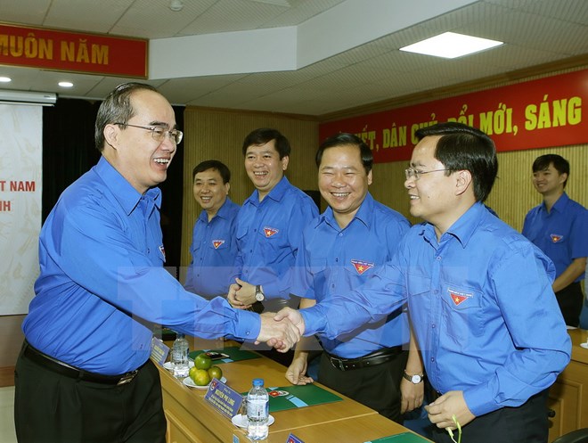 Chủ tịch Nguyễn Thiện Nhân với các lãnh đạo Trung ương Đoàn. (Ảnh: Nguyễn Dân/TTXVN)
