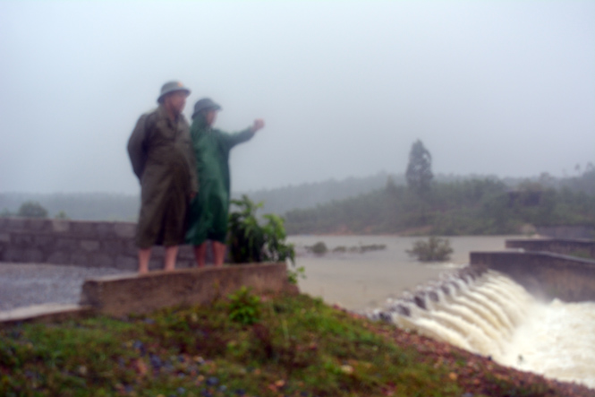 Lãnh đạo huyện Quảng Ninh kiểm tra tình hình ảnh hưởng do mưa lũ tại các hồ đập trên địa bàn