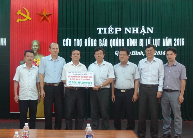 Bộ Tài nguyên và Môi trường hỗ trợ 584 triệu giúp Quảng Bình khắc phục hậu quả lũ lụt.
