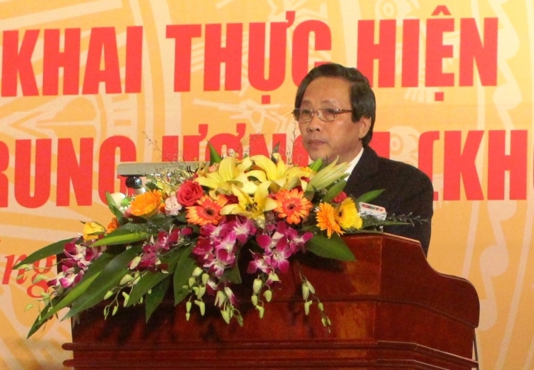 Đồng chí Hoàng Đăng Quang, Uỷ viên Trung ương Đảng, Bí thư Tỉnh ủy, Chủ tịch HĐND tỉnh phát biểu kết luận hội nghị