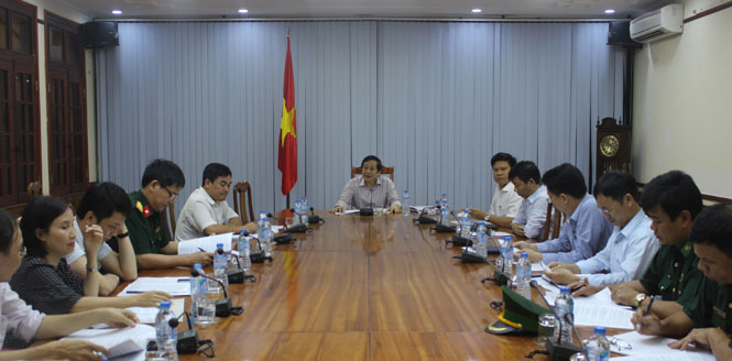 Đồng chí Nguyễn Xuân Quang, Ủy Thường vụ Tỉnh ủy, Phó Chủ tịch Thường trực UBND tỉnh chủ trì hội nghị. 