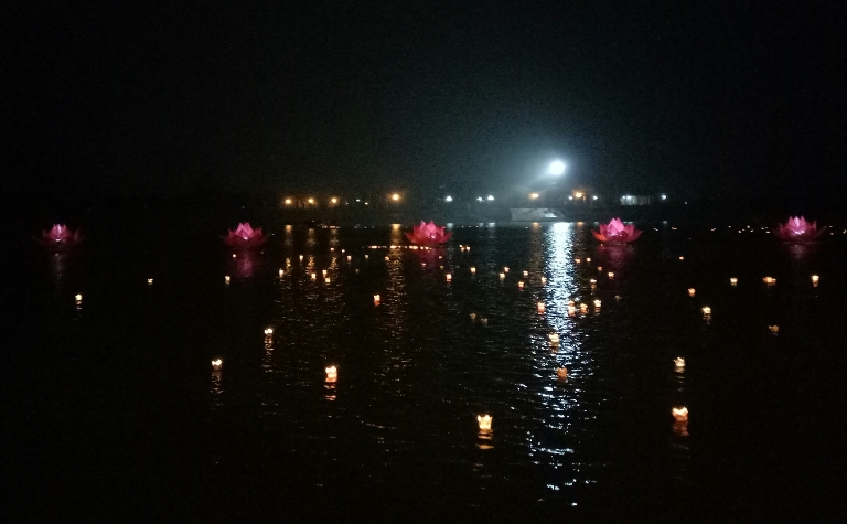 Đêm hoa đăng trên sông Thạch Hãn