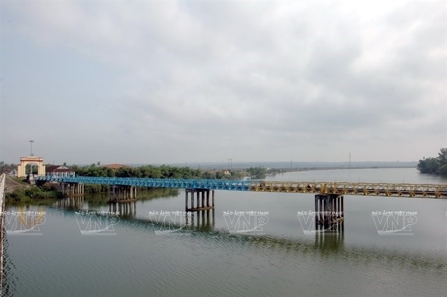 Cầu Hiền Lương, bắc qua sông Bến Hải. (Nguồn: Báo ảnh Việt Nam)