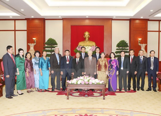 Tổng Bí thư Nguyễn Phú Trọng tiếp Chủ tịch Quốc hội Campuchia Heng Samrin thăm hữu nghị chính thức Việt Nam hồi tháng 6-2017. (Ảnh: Trí Dũng/TTXVN)