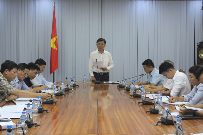 Đồng chí Nguyễn Hữu Hoài, Phó Bí thư Tỉnh ủy, Chủ tịch UBND tỉnh kết luận buổi làm việc. 