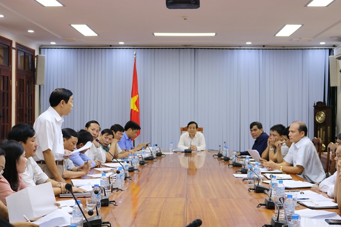  Đồng chí Nguyễn Xuân Quang – Ủy viên Ban Thường vụ Tỉnh ủy, Phó chủ tịch Thường trực UBND tỉnh chủ trì buổi làm việc