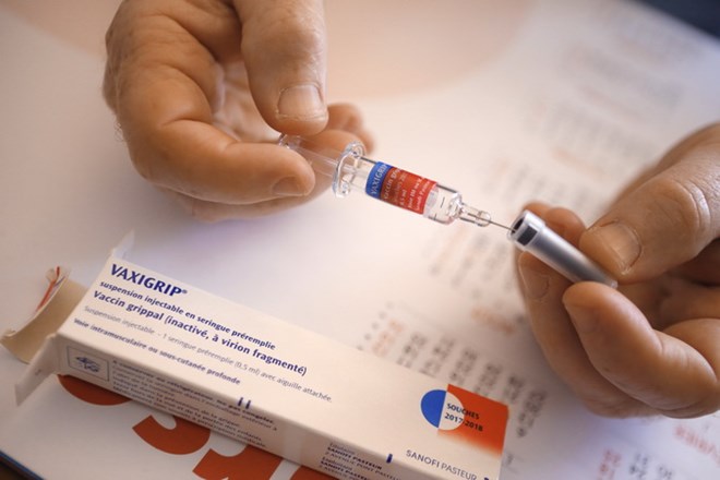 Tiêm vắcxin phòng cúm tại Ajaccio, Corsica, Pháp. (Nguồn: AFP/TTXVN)