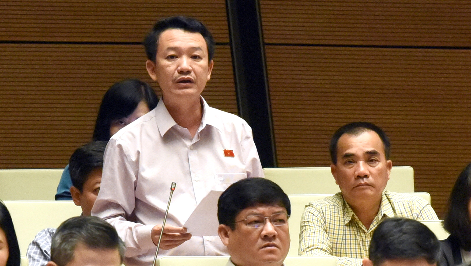 Đại biểu Trần Quang Minh thảo luận về 3 chương trình mục tiêu quốc gia