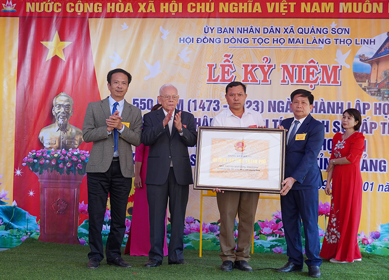 Lễ đón nhận bằng di tích lịch sử Nhà thờ họ Mai làng Thọ Linh