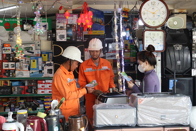 Khuyến cáo người dân phòng tránh tai nạn điện trong dịp Tết Nguyên đán