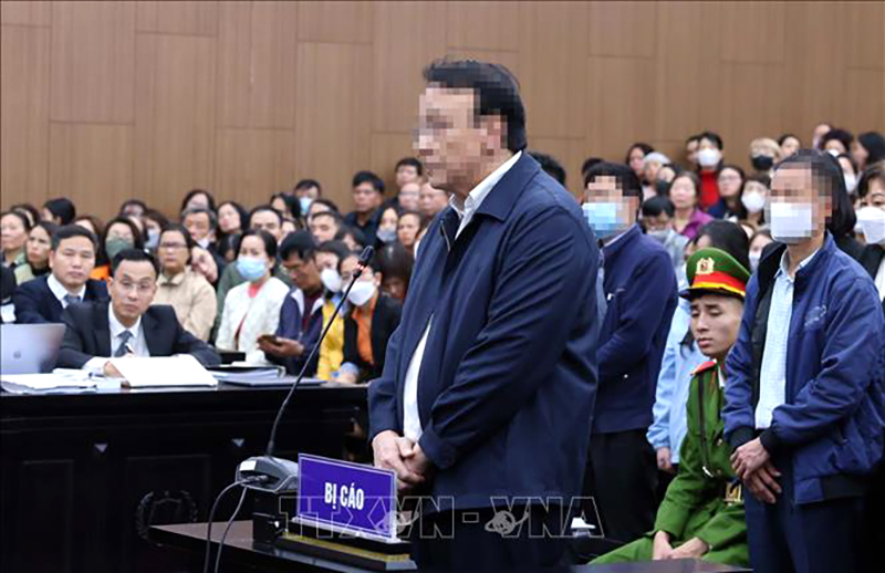 Xét xử vụ án Tân Hoàng Minh: Chủ tịch Tân Hoàng Minh bị đề nghị phạt từ 9-10 năm tù