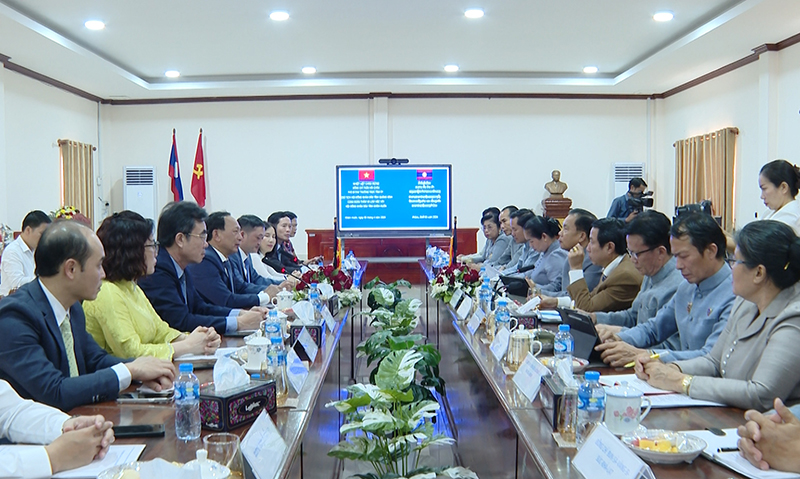 Hội đàm giữa HĐND hai tỉnh Quảng Bình-Khăm Muồn