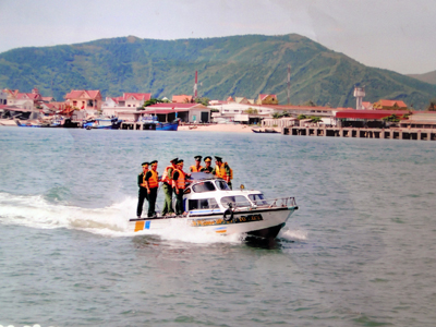 Tuần tra kiểm soát trong khu vực cảng Gianh.