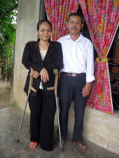 Vợ chồng anh Phạm Văn Hành và chị Trần Thị Bưởi.