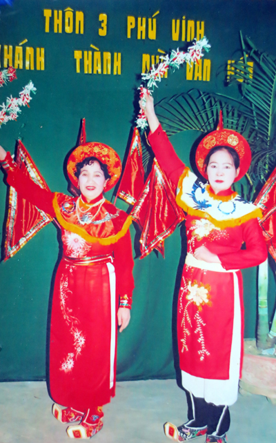 Cụ Hoàng Thị Lài trong lần biểu diễn  vở tuồng Trưng Trắc, Trưng Nhị.