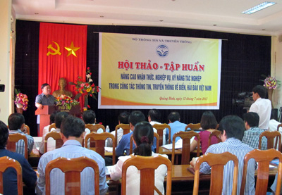 Đồng chí Đỗ Quý Doãn, Thứ trưởng Bộ Thông tin và Truyền thông khai mạc hội thảo.