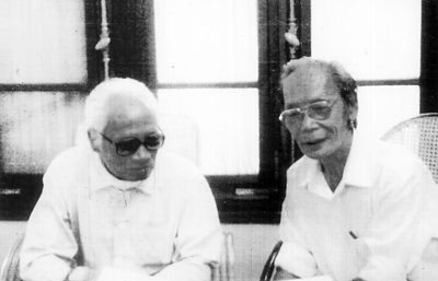 Thủ tướng Phạm Văn Đồng và nhà văn Thái Vũ.