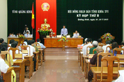 Chủ tọa kỳ họp phát biểu kết luận phiên thảo luận tại kỳ họp.