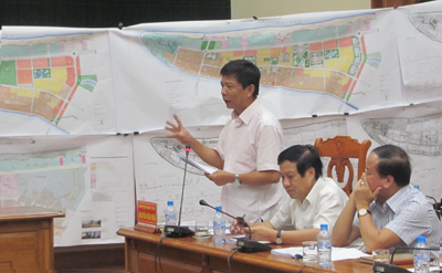 Đồng chí Nguyễn Hữu Hoài, Phó Bí thư Tỉnh uỷ, Chủ tịch UBND tỉnh kết luận hội nghị.