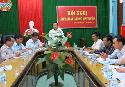 Đồng chí Trần Văn Tuân, Ủy viên Thường vụ Tỉnh ủy, Phó Chủ tịch UBND tỉnh, Trưởng ban vận động Qũy HTND tỉnh kết luận Hội nghị