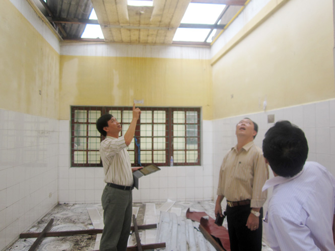 Nhiều hạng mục của Bệnh viện đa khoa Minh Hóa bị phá hỏng hoàn toàn.