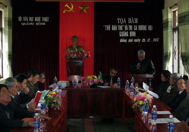 Toàn cảnh buổi tọa đàm “Thơ bạn thơ” và thi ca Quảng Bình đương đại