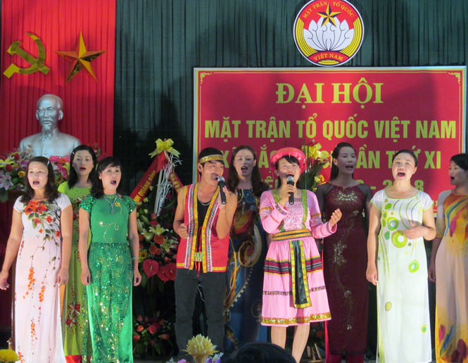 Tiết mục văn nghệ chào mừng Đại hội Mặt trận Tổ quốc Việt Nam xã Bắc Trạch lần thứ XI.