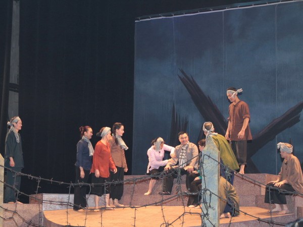 Một cảnh trong vở diễn. (Ảnh: Hồng Pha/TTXVN)