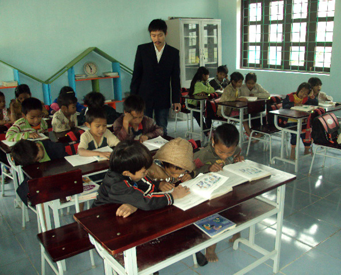 Lớp học tại bản Chân Trôộng, Trường TH Long Sơn.
