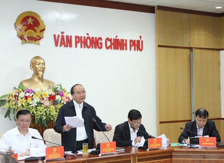Phó Thủ tướng Nguyễn Xuân Phúc yêu cầu nghiêm trị những cán bộ vi phạm pháp luật, có hành vi bao che cho buôn lậu, gian lận thương mại. Ảnh: VGP/Lê Sơn