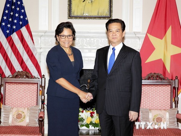 Thủ tướng Nguyễn Tấn Dũng và Bộ trưởng Thương Mại Hoa Kỳ Penny Pritzker tại Trụ sở Ngân hàng Thế giới tháng 9-2013. (Ảnh: Đức Tám/TTXVN)