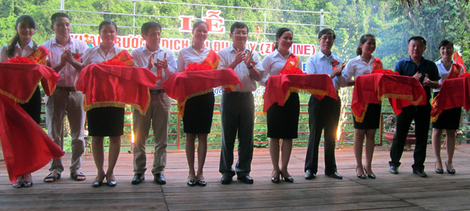 Lễ cắt băng khánh thành khai trương dịch vụ Zip – line.