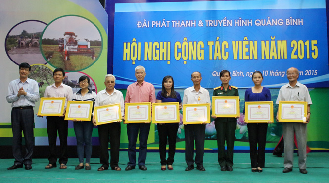 Các tập thể và cá nhân CTV xuất sắc năm 2014 được Đài PT-TH tặng giấy khen