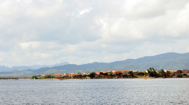 Thị trấn Quán Hàu bên dòng Nhật Lệ.