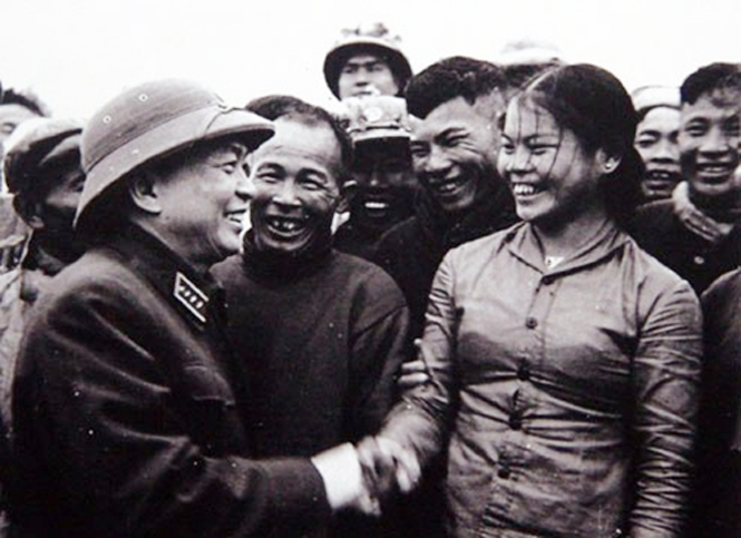 Image hình ảnh hình ảnh hình ảnh hình ảnh hình ảnh Võ Nguyên Giáp - Một số hình ảnh Đại tướng Võ Nguyên Giáp với quê hương Quảng Bình ...