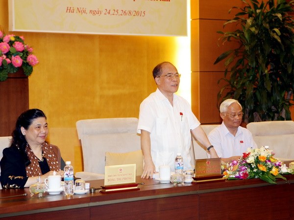 Chủ tịch Quốc hội Nguyễn Sinh Hùng phát biểu Bế mạc Hội nghị đại biểu Quốc hội. (Ảnh: Phạm Kiên/TTXVN)