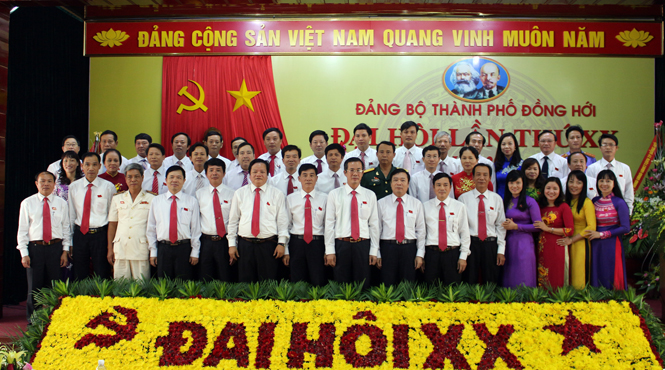 Ban chấp hành Đảng bộ thành phố khóa XX nhiệm kỳ 2015- 2020 ra mắt nhận nhiệm vụ.