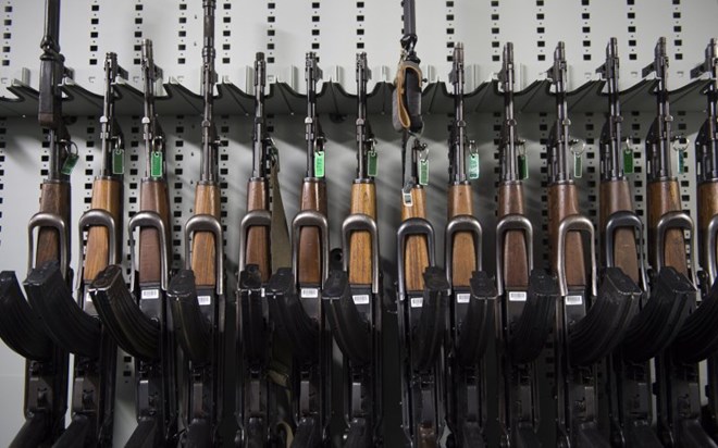 Súng AK-47 được các tay súng sử dụng trong thảm kịch tại Paris đến từ đâu? (Nguồn: AFP/Getty Images)