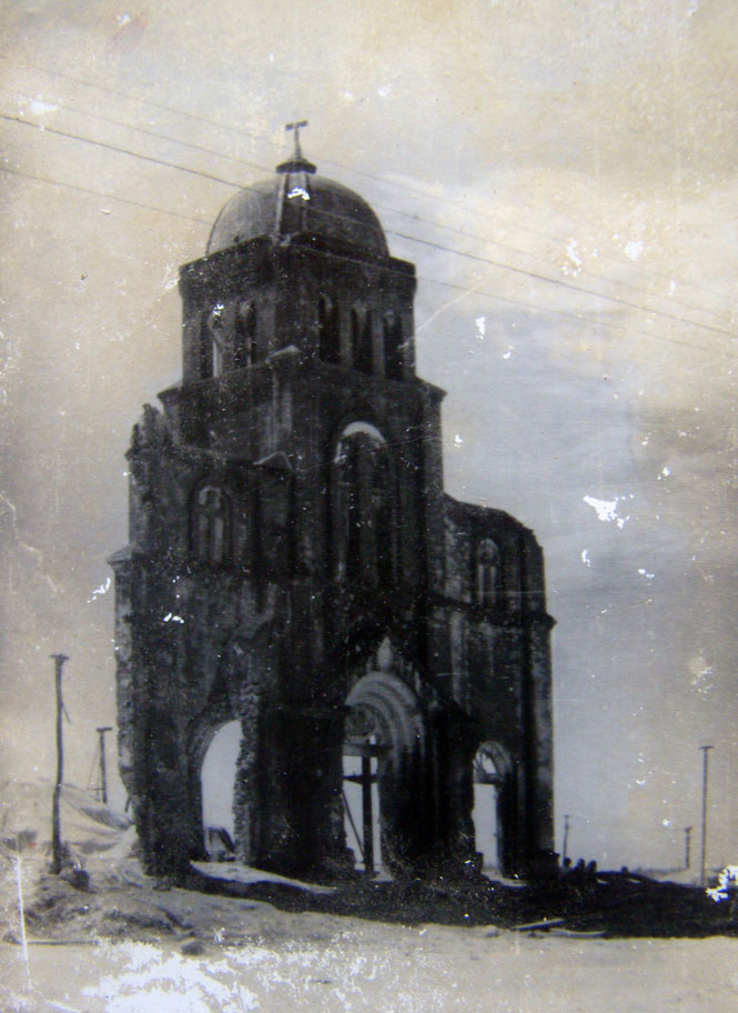 Khu chứng tích chiến tranh Tháp chuông Nhà thờ Tam Tòa năm 1975.