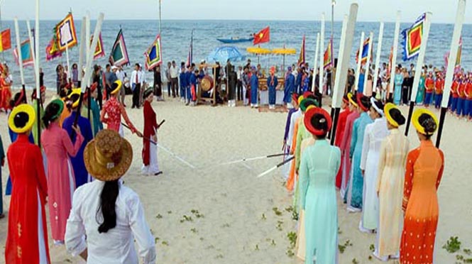 Lễ hội cầu ngư của ngư dân vùng biển Bảo Ninh, Đồng Hới. Ảnh: P.V