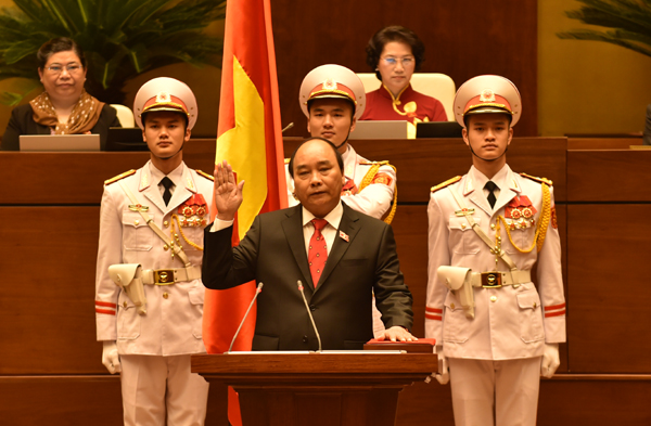 Thủ tướng Chính phủ Nguyễn Xuân Phúc tuyên thệ nhậm chức. Ảnh VGP/Nhật Bắc