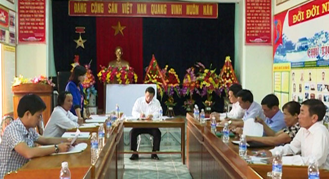Thường trực HĐND huyện giám sát công tác chuẩn bị bầu cử tại xã Quảng Xuân.