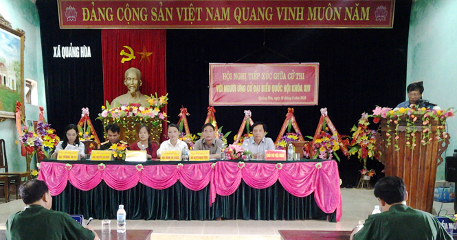 Các ứng cử viên đại biểu Quốc hội tiếp xúc cử tri tại xã Quảng Hoà