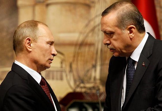 Tổng thống Thổ Nhĩ Kỳ Tayyip Erdogan (phải) và Tổng thống Nga Vladimir Putin. (Nguồn: AP)